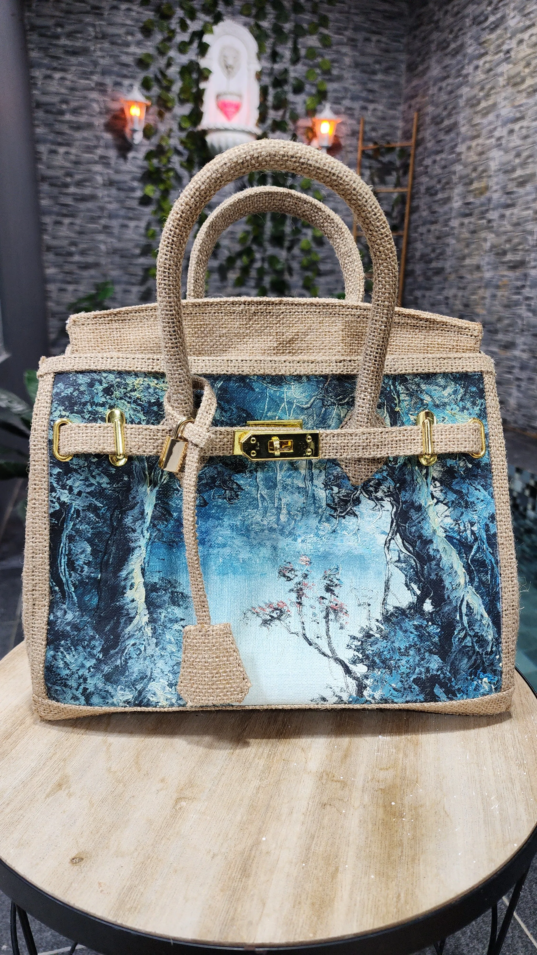 Handpainted jute bag, Medium size (30cm)_style 17